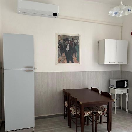 Savona Casa Vacanze Vicino Mare 3 Minuti Wifi Exterior photo