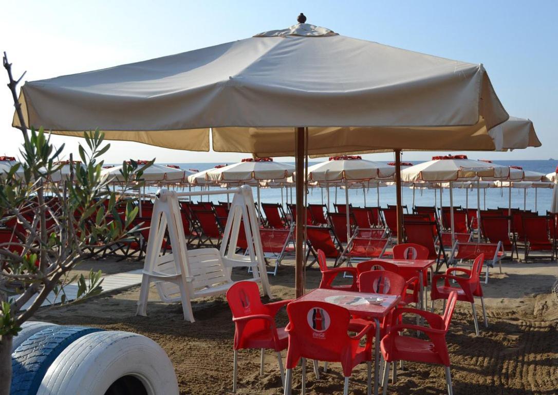 Savona Casa Vacanze Vicino Mare 3 Minuti Wifi Exterior photo