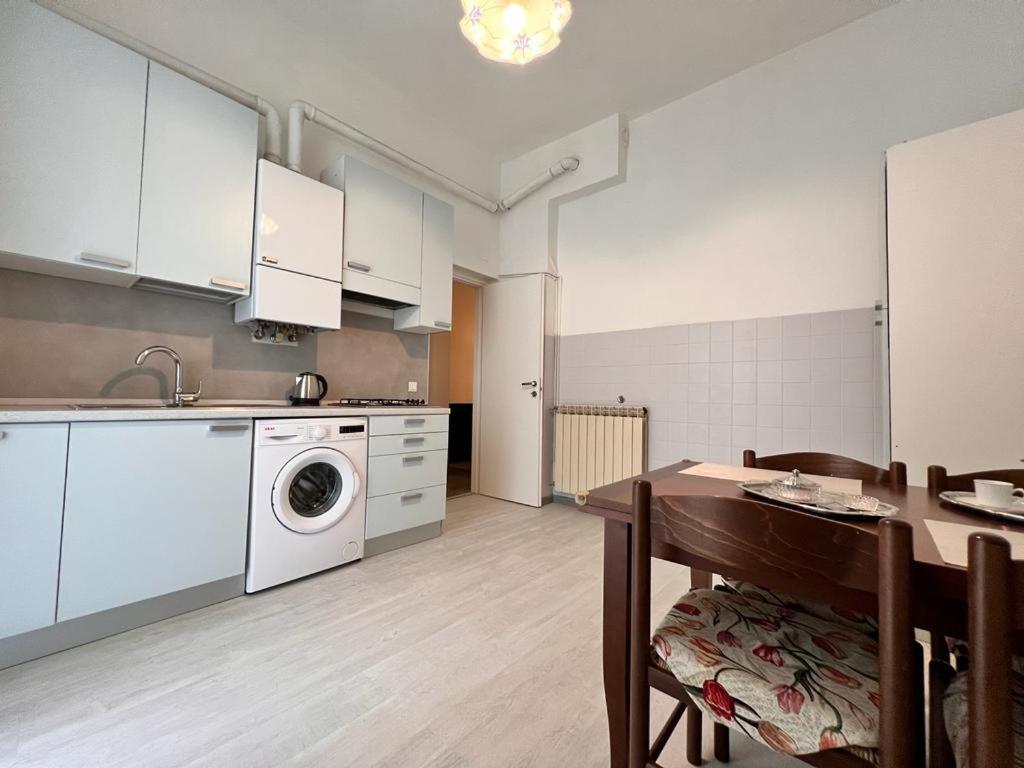 Savona Casa Vacanze Vicino Mare 3 Minuti Wifi Exterior photo