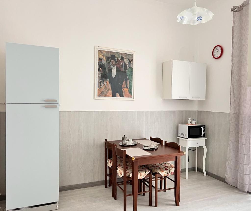 Savona Casa Vacanze Vicino Mare 3 Minuti Wifi Exterior photo