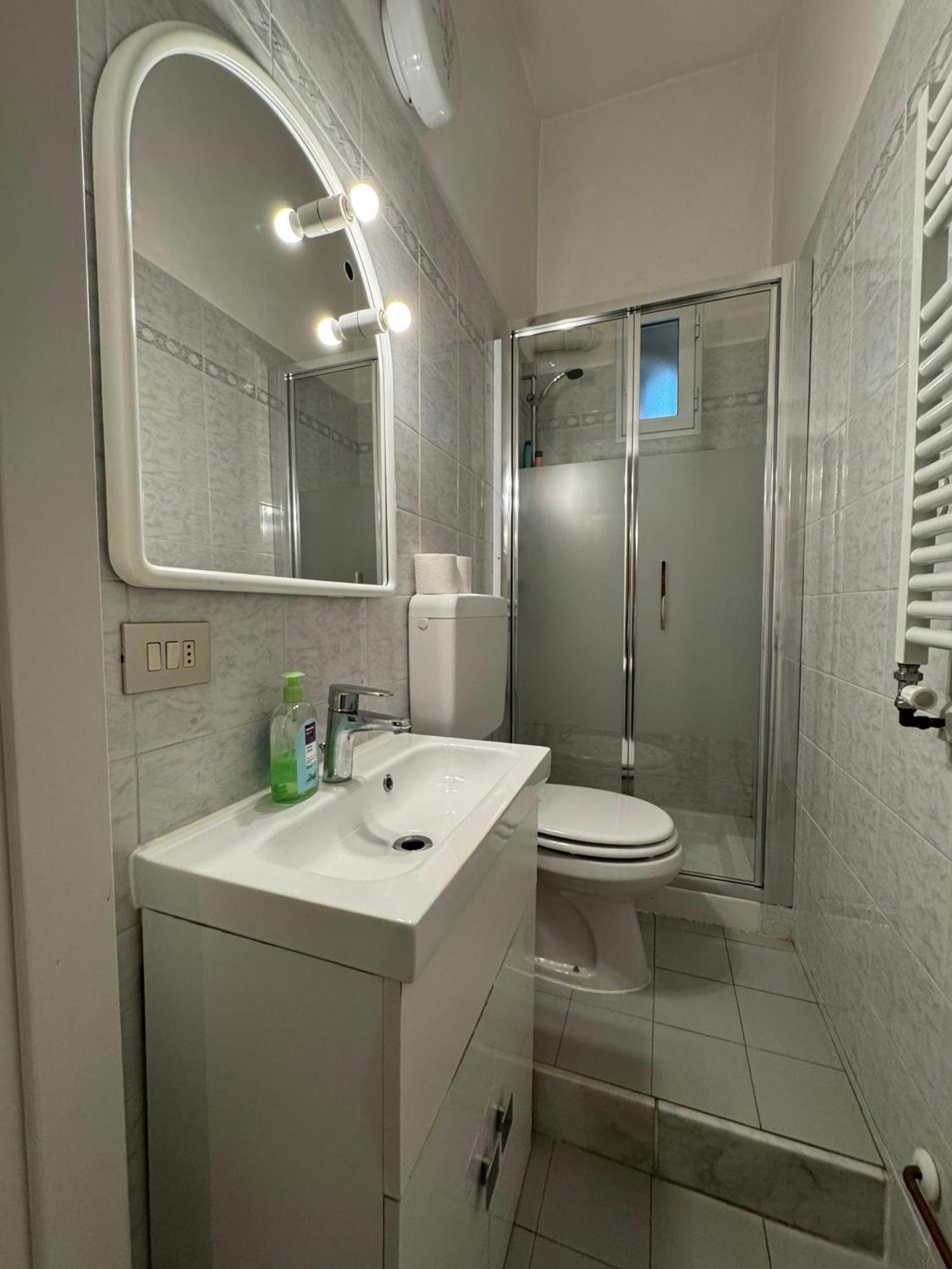 Savona Casa Vacanze Vicino Mare 3 Minuti Wifi Exterior photo